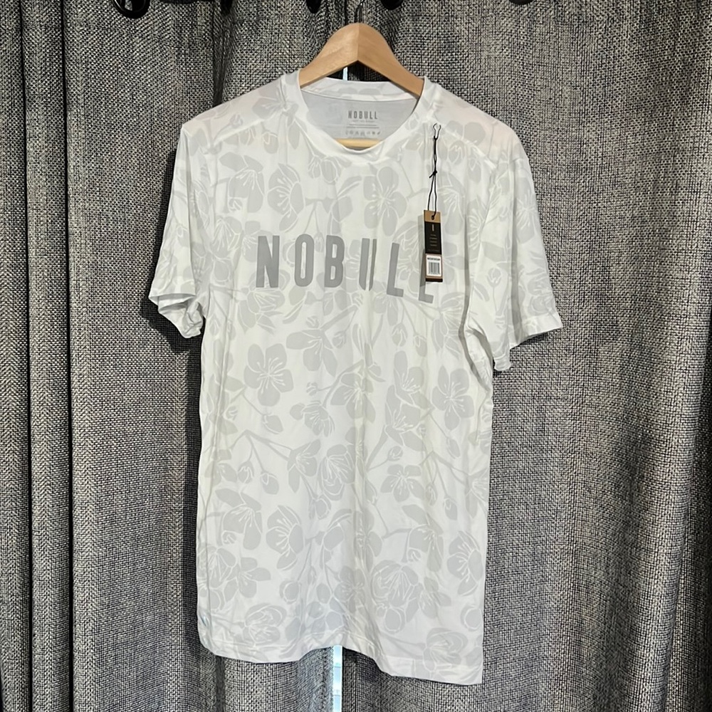 MEN'S NOBULL TEE (CHERRY BLOSSOM)